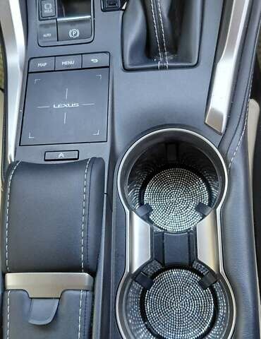 Белый Лексус НХ, объемом двигателя 2.49 л и пробегом 38 тыс. км за 39900 $, фото 25 на Automoto.ua