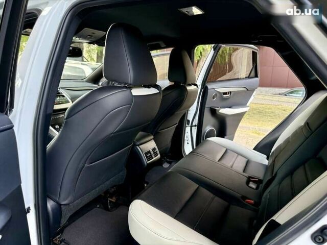 Белый Лексус НХ, объемом двигателя 2 л и пробегом 30 тыс. км за 26300 $, фото 25 на Automoto.ua