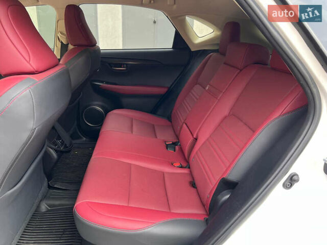 Белый Лексус НХ, объемом двигателя 2 л и пробегом 84 тыс. км за 31500 $, фото 16 на Automoto.ua