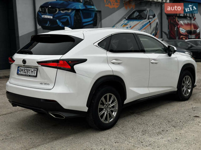 Белый Лексус НХ, объемом двигателя 2 л и пробегом 63 тыс. км за 28250 $, фото 3 на Automoto.ua