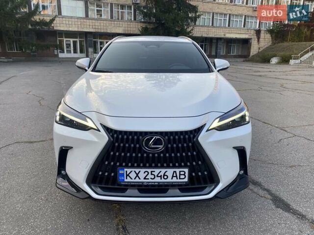 Білий Лексус НХ, об'ємом двигуна 2.49 л та пробігом 23 тис. км за 44700 $, фото 1 на Automoto.ua