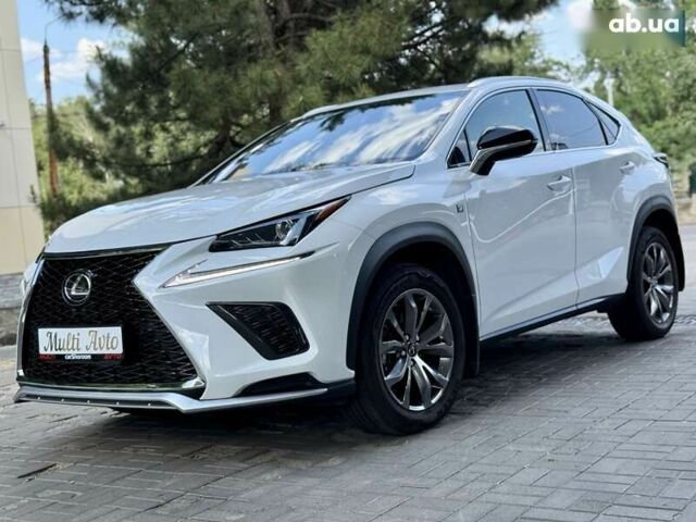 Белый Лексус НХ, объемом двигателя 2 л и пробегом 30 тыс. км за 26300 $, фото 1 на Automoto.ua