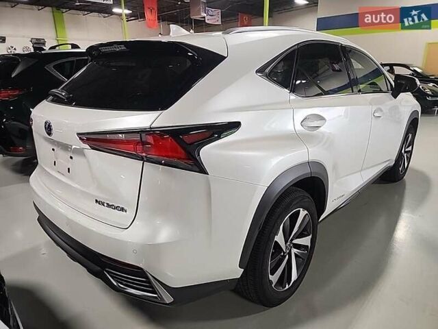 Білий Лексус НХ, об'ємом двигуна 2.5 л та пробігом 45 тис. км за 30000 $, фото 3 на Automoto.ua