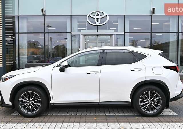 Лексус НХ 2022 у Києві на Automoto.ua Білий Лексус НХ, об'ємом двигуна 2.49 л та пробігом 81 тис. км за 44993 $, фото 2 на Automoto.ua