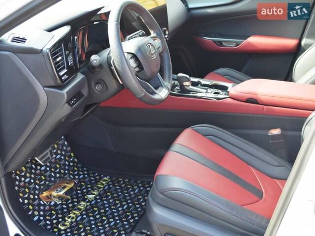 Білий Лексус НХ, об'ємом двигуна 2.39 л та пробігом 23 тис. км за 34500 $, фото 22 на Automoto.ua
