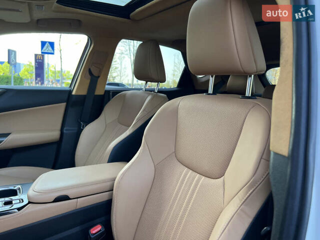 Білий Лексус НХ, об'ємом двигуна 2.49 л та пробігом 23 тис. км за 38700 $, фото 18 на Automoto.ua