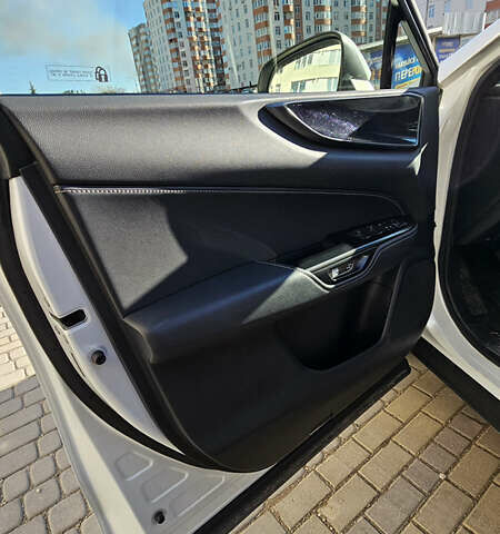 Белый Лексус НХ, объемом двигателя 1.99 л и пробегом 52 тыс. км за 42000 $, фото 11 на Automoto.ua