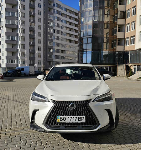 Белый Лексус НХ, объемом двигателя 1.99 л и пробегом 52 тыс. км за 42000 $, фото 1 на Automoto.ua