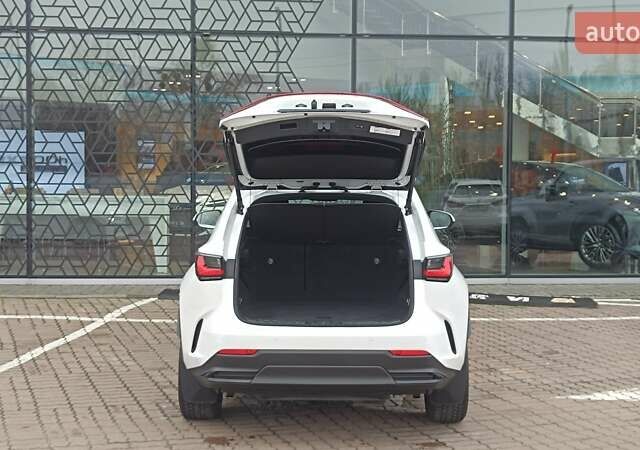 Білий Лексус НХ, об'ємом двигуна 2 л та пробігом 42 тис. км за 40765 $, фото 9 на Automoto.ua