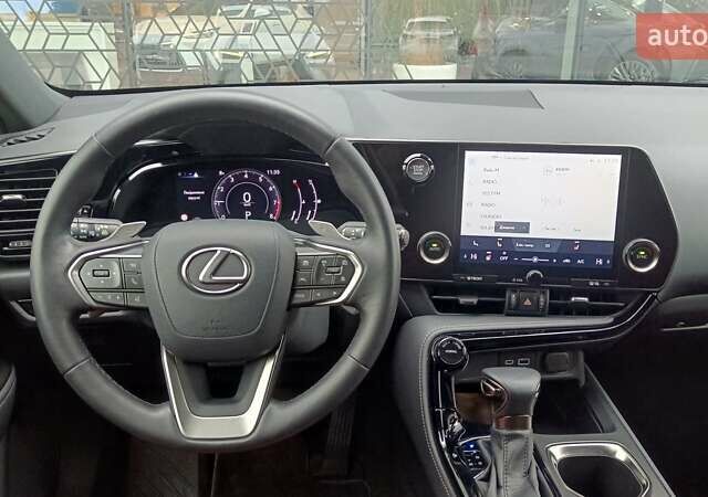 Білий Лексус НХ, об'ємом двигуна 2 л та пробігом 42 тис. км за 40765 $, фото 8 на Automoto.ua