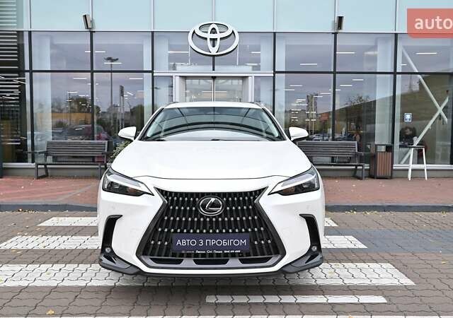 Лексус НХ 2022 у Києві на Automoto.ua Білий Лексус НХ, об'ємом двигуна 2.49 л та пробігом 81 тис. км за 44993 $, фото 4 на Automoto.ua
