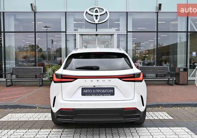 Лексус НХ 2022 у Києві на Automoto.ua Білий Лексус НХ, об'ємом двигуна 2.49 л та пробігом 81 тис. км за 44993 $, фото 3 на Automoto.ua