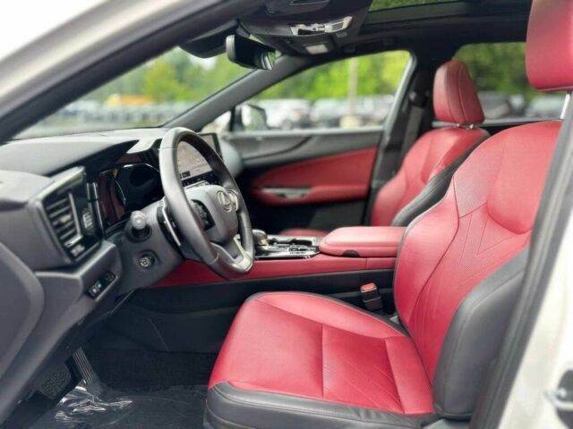 Білий Лексус НХ, об'ємом двигуна 2.4 л та пробігом 10 тис. км за 19000 $, фото 13 на Automoto.ua