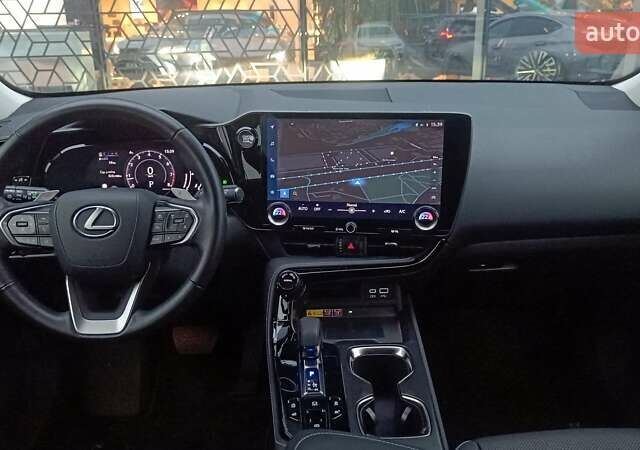 Білий Лексус НХ, об'ємом двигуна 2.49 л та пробігом 28 тис. км за 48885 $, фото 7 на Automoto.ua