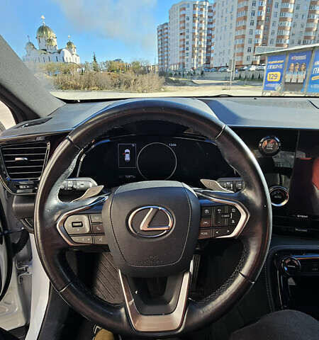 Белый Лексус НХ, объемом двигателя 1.99 л и пробегом 52 тыс. км за 42000 $, фото 6 на Automoto.ua