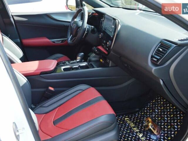 Білий Лексус НХ, об'ємом двигуна 2.39 л та пробігом 23 тис. км за 34500 $, фото 42 на Automoto.ua