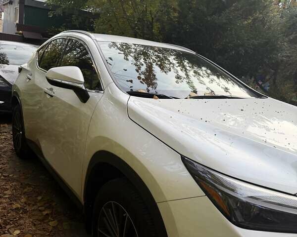 Білий Лексус НХ, об'ємом двигуна 1.99 л та пробігом 40 тис. км за 40000 $, фото 1 на Automoto.ua