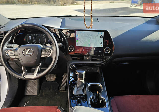 Белый Лексус НХ, объемом двигателя 1.99 л и пробегом 52 тыс. км за 42000 $, фото 3 на Automoto.ua