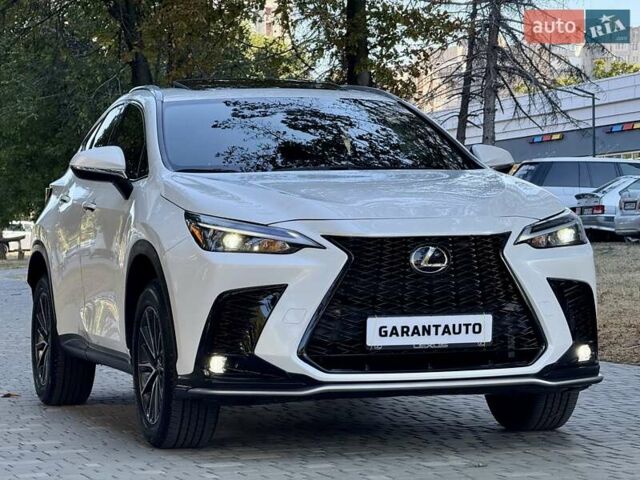 Білий Лексус НХ, об'ємом двигуна 2.49 л та пробігом 11 тис. км за 49999 $, фото 3 на Automoto.ua