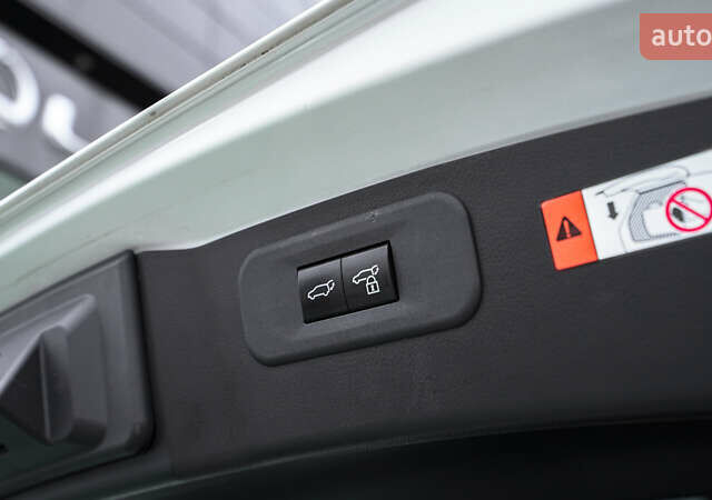 Белый Лексус НХ, объемом двигателя 2.49 л и пробегом 60 тыс. км за 57931 $, фото 10 на Automoto.ua