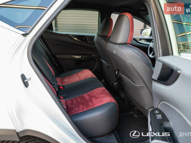 Білий Лексус НХ, об'ємом двигуна 1.99 л та пробігом 13 тис. км за 45900 $, фото 30 на Automoto.ua