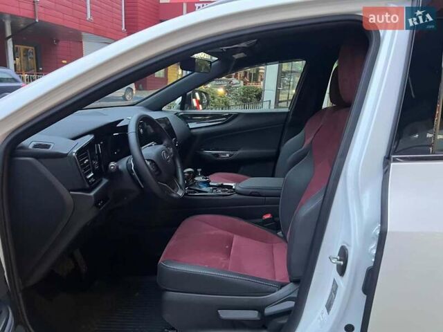 Білий Лексус НХ, об'ємом двигуна 1.99 л та пробігом 7 тис. км за 52900 $, фото 14 на Automoto.ua