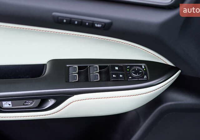 Белый Лексус НХ, объемом двигателя 2.49 л и пробегом 60 тыс. км за 57931 $, фото 13 на Automoto.ua