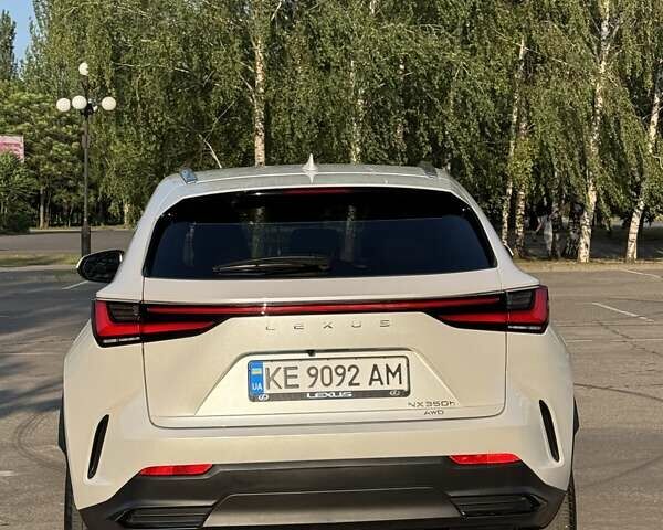 Білий Лексус НХ, об'ємом двигуна 2.49 л та пробігом 8 тис. км за 47500 $, фото 6 на Automoto.ua
