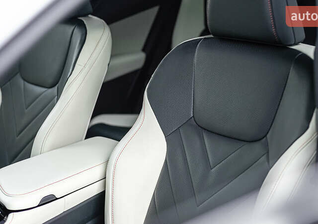 Белый Лексус НХ, объемом двигателя 2.49 л и пробегом 60 тыс. км за 57931 $, фото 16 на Automoto.ua