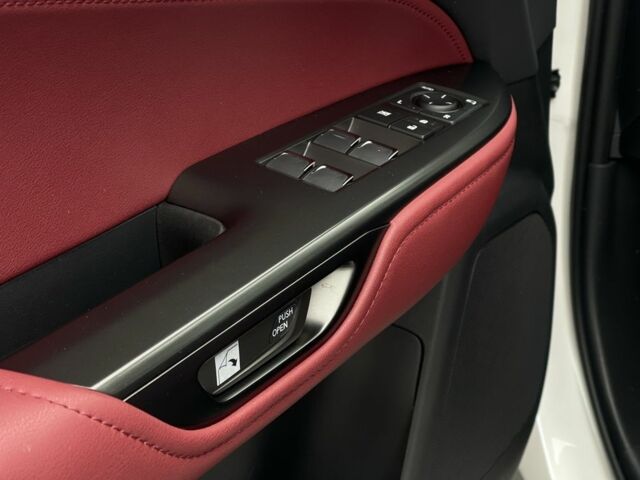 Білий Лексус НХ, об'ємом двигуна 2.5 л та пробігом 14 тис. км за 39900 $, фото 14 на Automoto.ua