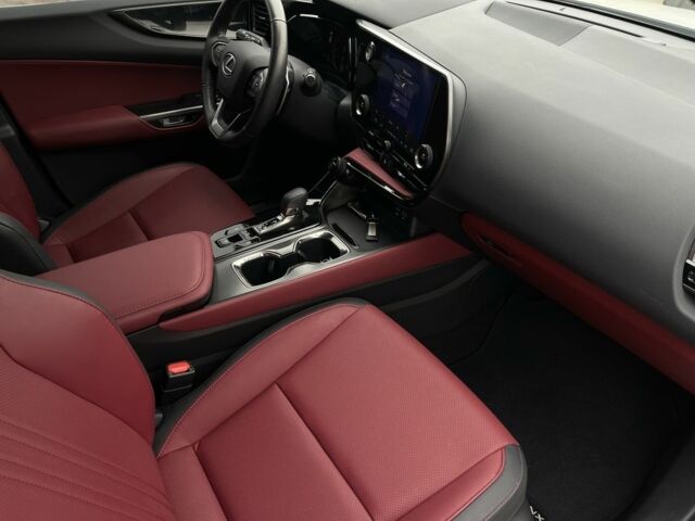 Білий Лексус НХ, об'ємом двигуна 2.5 л та пробігом 14 тис. км за 39900 $, фото 7 на Automoto.ua