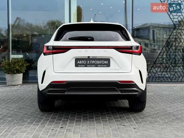 Білий Лексус НХ, об'ємом двигуна 2.49 л та пробігом 6 тис. км за 61300 $, фото 3 на Automoto.ua