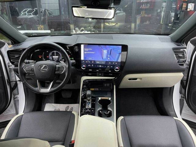 Білий Лексус НХ, об'ємом двигуна 2.49 л та пробігом 22 тис. км за 52000 $, фото 11 на Automoto.ua