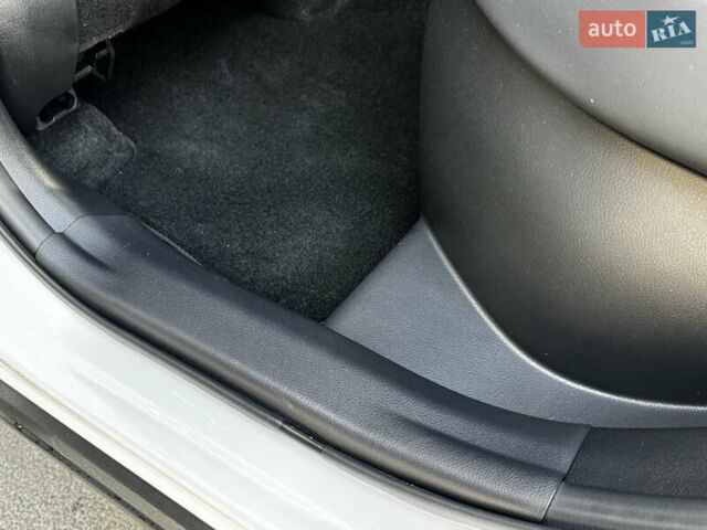 Белый Лексус НХ, объемом двигателя 2.49 л и пробегом 8 тыс. км за 68700 $, фото 56 на Automoto.ua