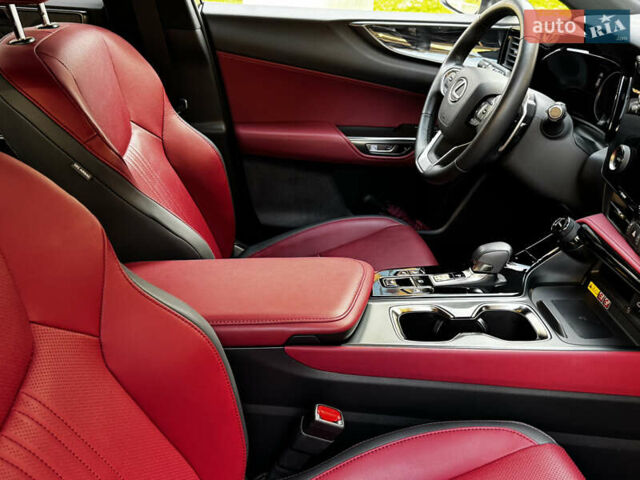 Белый Лексус НХ, объемом двигателя 2.49 л и пробегом 8 тыс. км за 68700 $, фото 70 на Automoto.ua