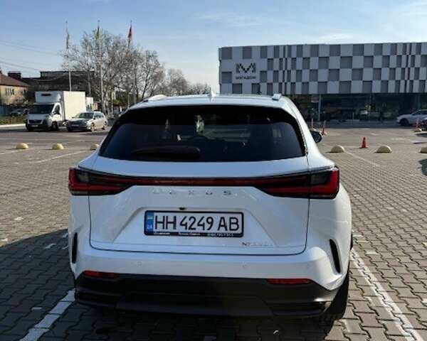 Белый Лексус НХ, объемом двигателя 2.49 л и пробегом 5 тыс. км за 60500 $, фото 4 на Automoto.ua