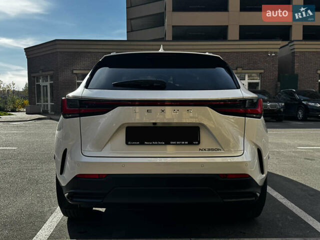Белый Лексус НХ, объемом двигателя 2.49 л и пробегом 8 тыс. км за 68700 $, фото 7 на Automoto.ua