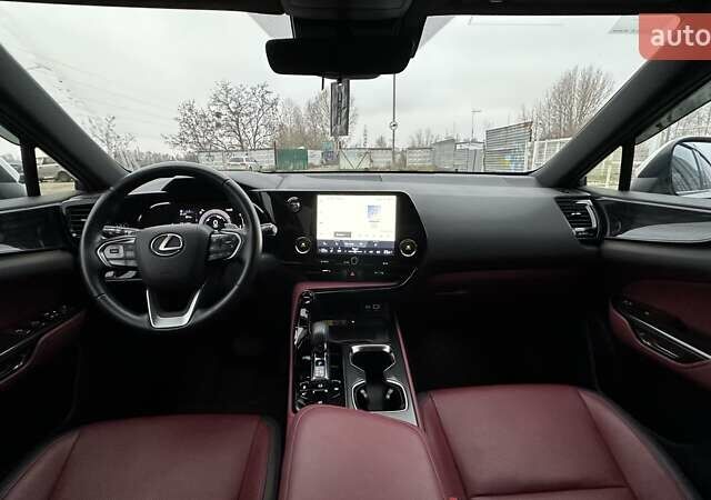Белый Лексус НХ, объемом двигателя 2.49 л и пробегом 54 тыс. км за 56000 $, фото 6 на Automoto.ua