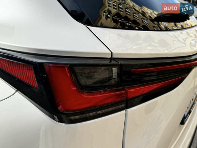 Белый Лексус НХ, объемом двигателя 2.49 л и пробегом 8 тыс. км за 68700 $, фото 18 на Automoto.ua