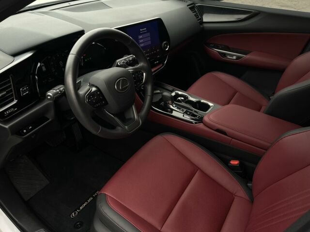 Білий Лексус НХ, об'ємом двигуна 2.5 л та пробігом 14 тис. км за 39900 $, фото 6 на Automoto.ua