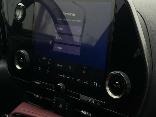 Білий Лексус НХ, об'ємом двигуна 2.5 л та пробігом 14 тис. км за 39900 $, фото 11 на Automoto.ua