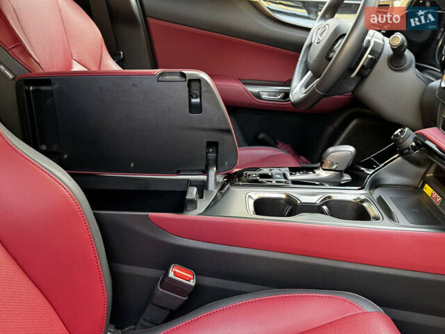 Белый Лексус НХ, объемом двигателя 2.49 л и пробегом 8 тыс. км за 68700 $, фото 71 на Automoto.ua