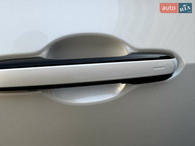 Белый Лексус НХ, объемом двигателя 2.49 л и пробегом 8 тыс. км за 68700 $, фото 84 на Automoto.ua