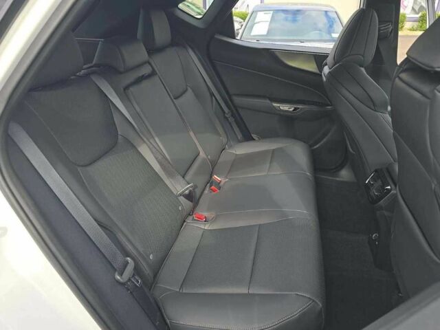 Белый Лексус НХ, объемом двигателя 0 л и пробегом 42 тыс. км за 48000 $, фото 5 на Automoto.ua