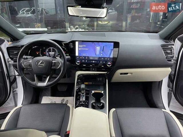 Белый Лексус НХ, объемом двигателя 2.49 л и пробегом 22 тыс. км за 51599 $, фото 12 на Automoto.ua