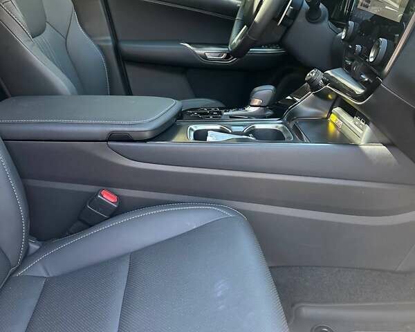 Білий Лексус НХ, об'ємом двигуна 2.49 л та пробігом 15 тис. км за 55000 $, фото 8 на Automoto.ua