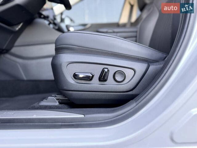 Білий Лексус НХ, об'ємом двигуна 2.49 л та пробігом 6 тис. км за 61300 $, фото 24 на Automoto.ua