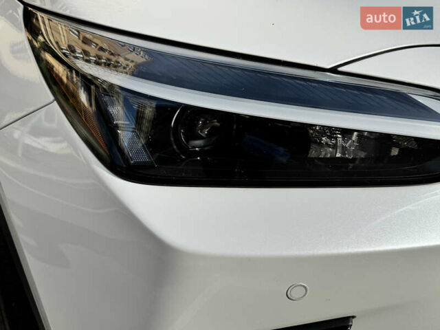 Белый Лексус НХ, объемом двигателя 2.49 л и пробегом 8 тыс. км за 68700 $, фото 12 на Automoto.ua