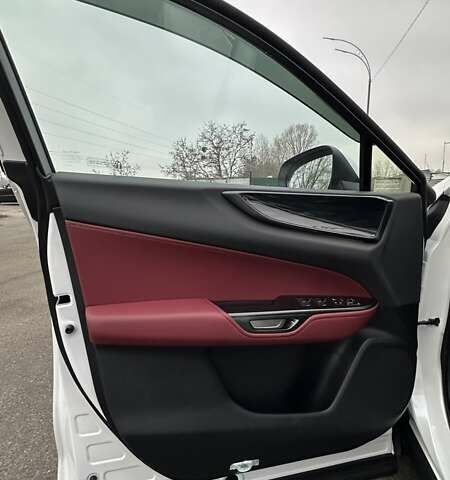 Белый Лексус НХ, объемом двигателя 2.49 л и пробегом 54 тыс. км за 56000 $, фото 19 на Automoto.ua