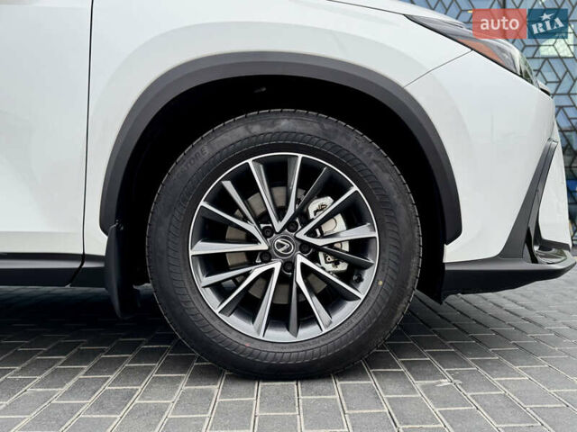 Білий Лексус НХ, об'ємом двигуна 2.49 л та пробігом 6 тис. км за 61300 $, фото 35 на Automoto.ua